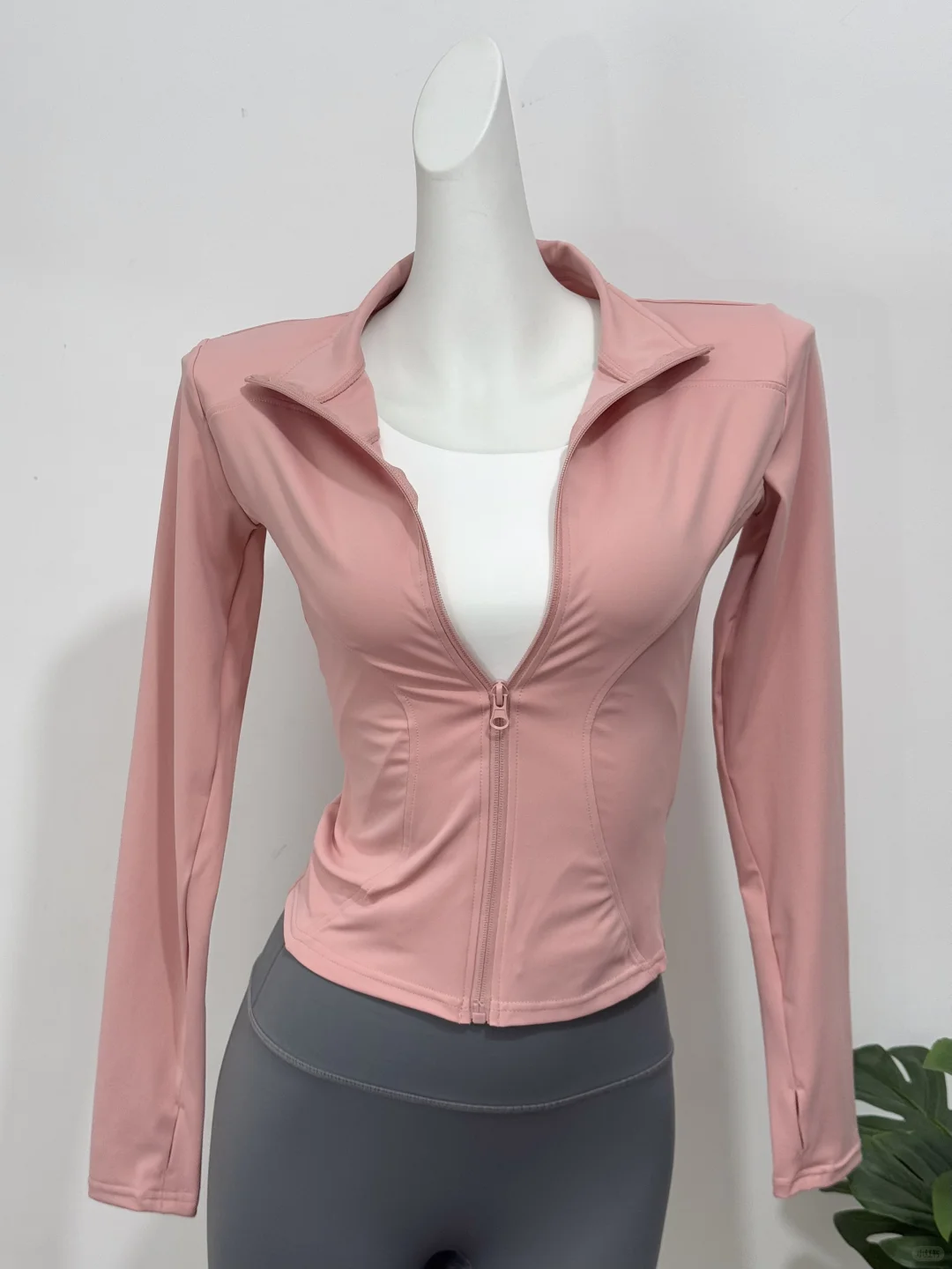 显白显瘦双在线！这款瑜伽服舒适感绝了！