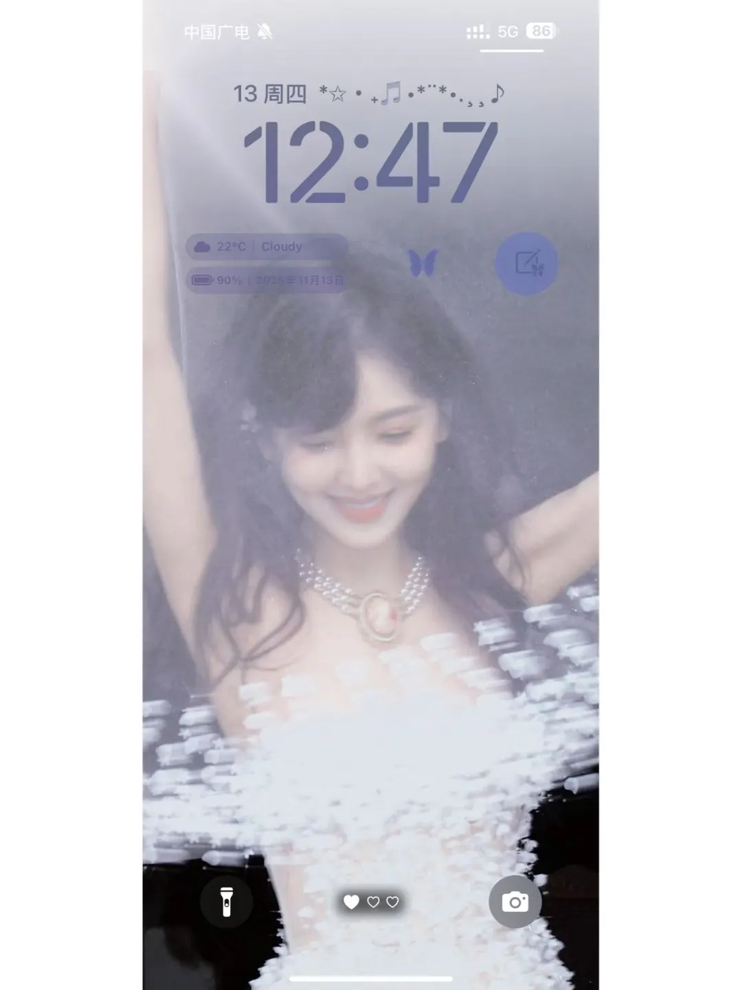 章若楠这张太适合当壁纸了！