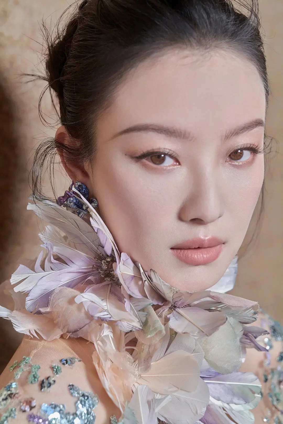 倪妮炫彩长裙礼服写真集