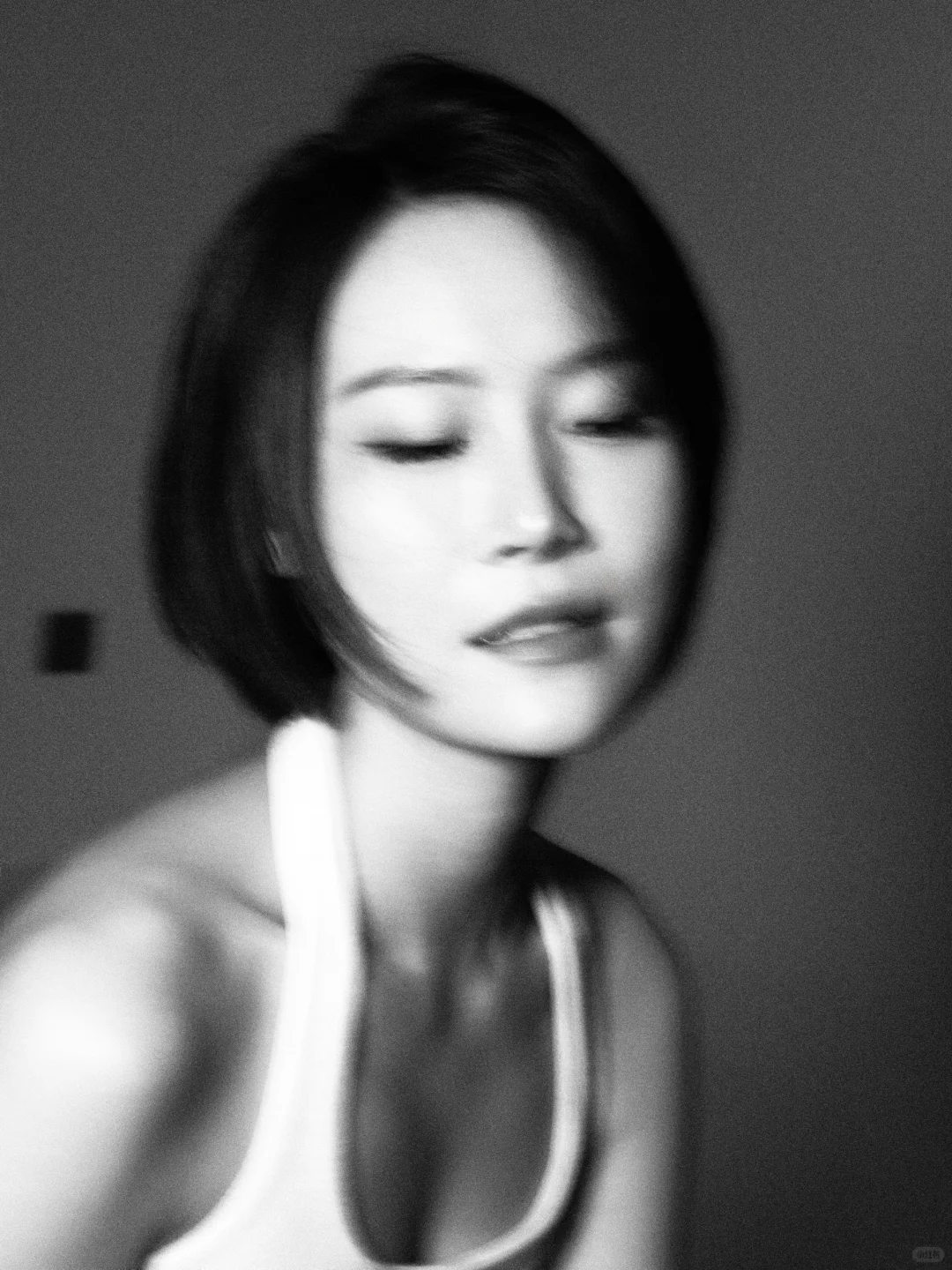 不必诉说所有故事，眼神会替我开口