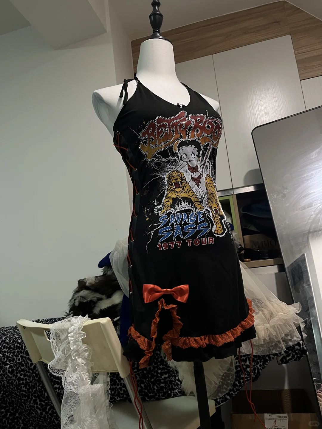 Romwe贝蒂联名辣妹裙