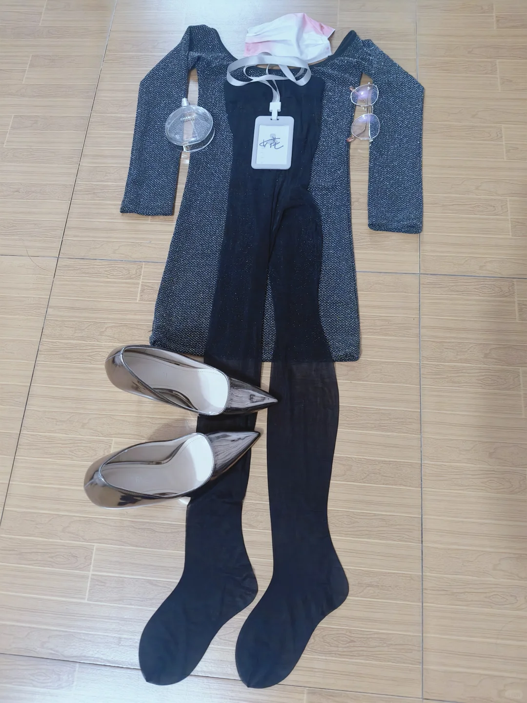 左滑→看日常上班穿搭