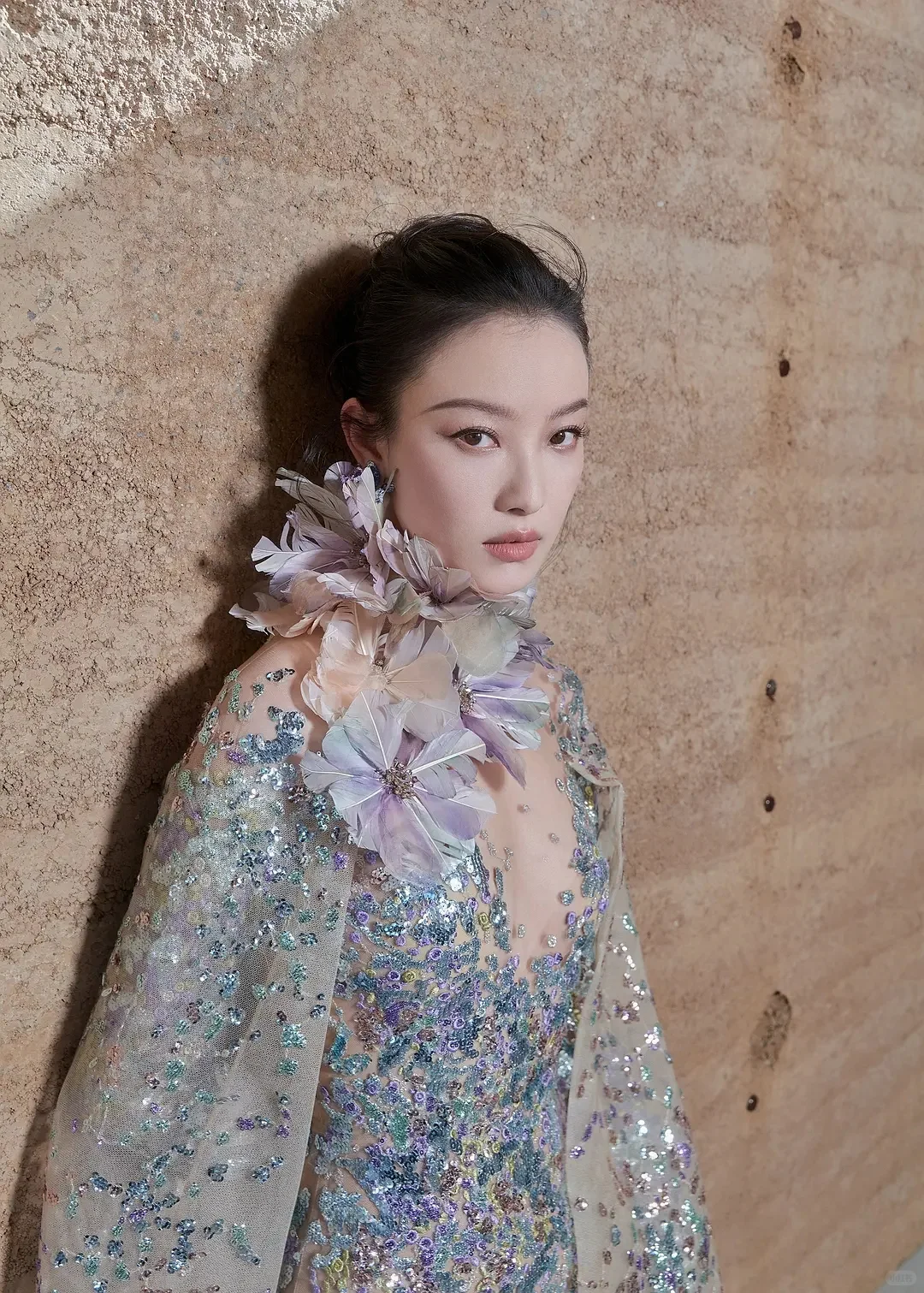 倪妮炫彩长裙礼服写真集