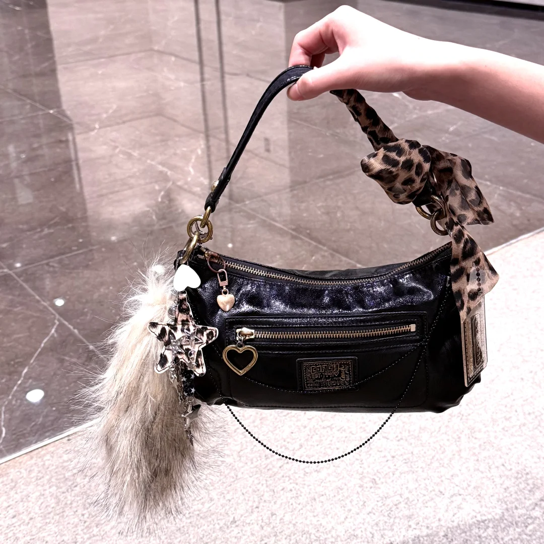 蔻驰Coach豹纹毛毛腋下豌豆包如时髦辣妹