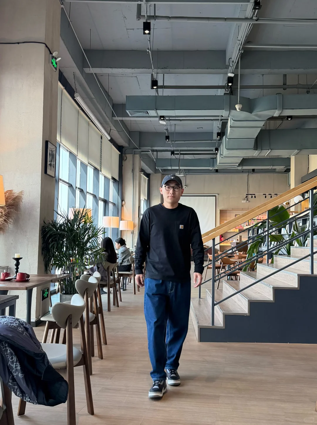 在青岛海边喝杯咖啡