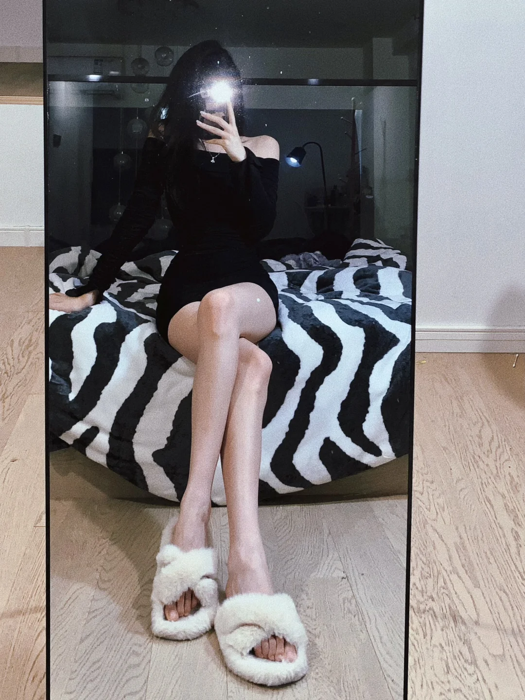 不露脸的氛围感对镜自拍｜穿搭的尽头是姐姐