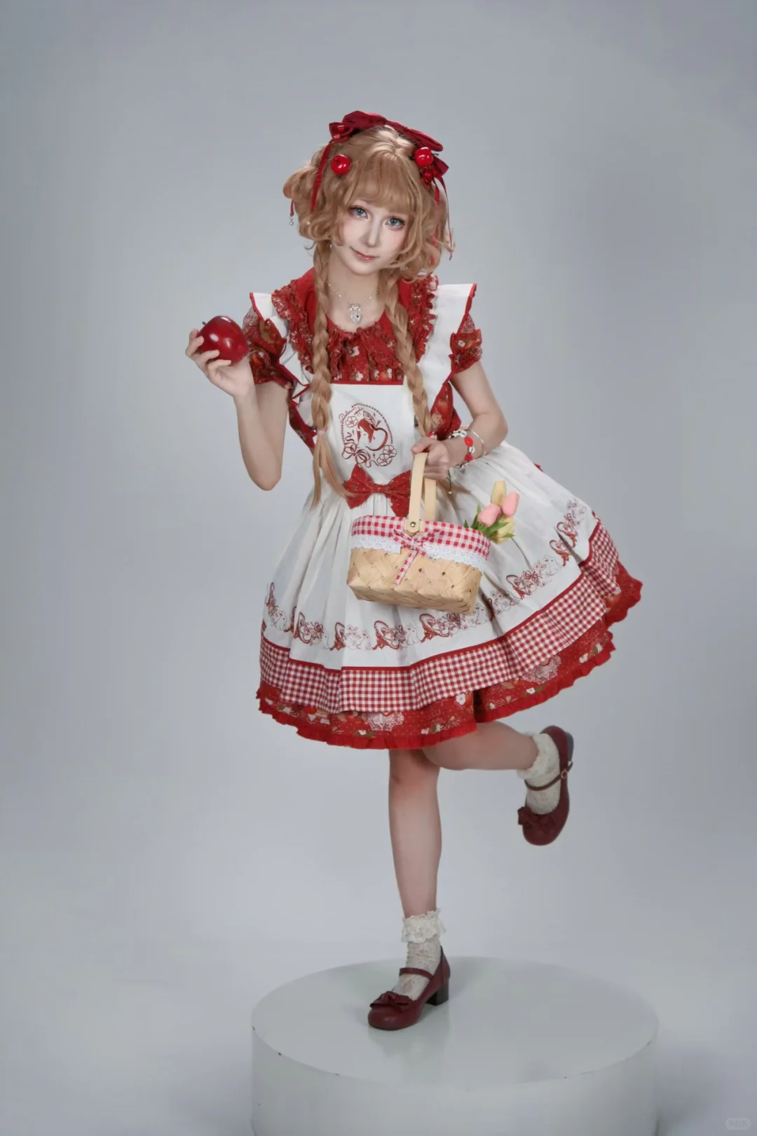 ‧₊ 𐙚ﾟ要来一口苹果吗⊹ 𖦆˚‧