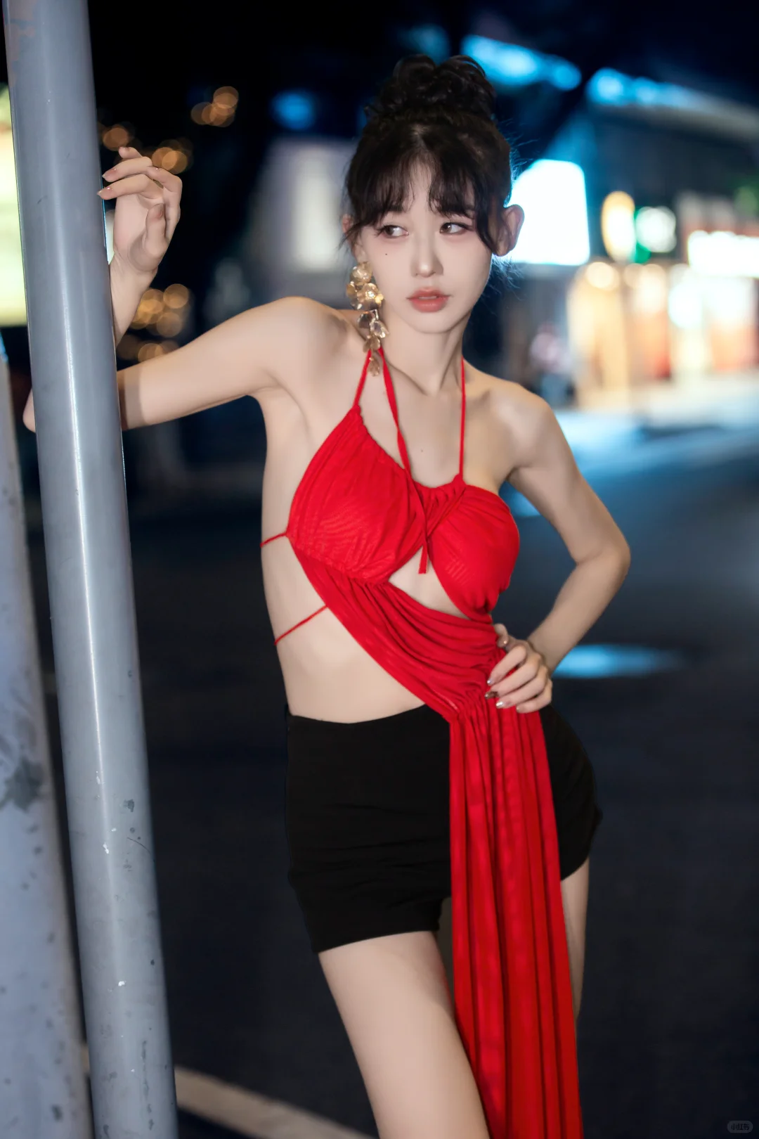 越夜越迷人，我自风情万情