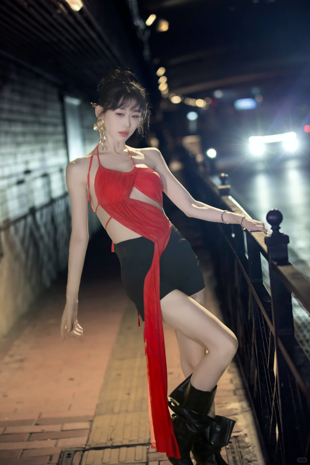 越夜越迷人，我自风情万情