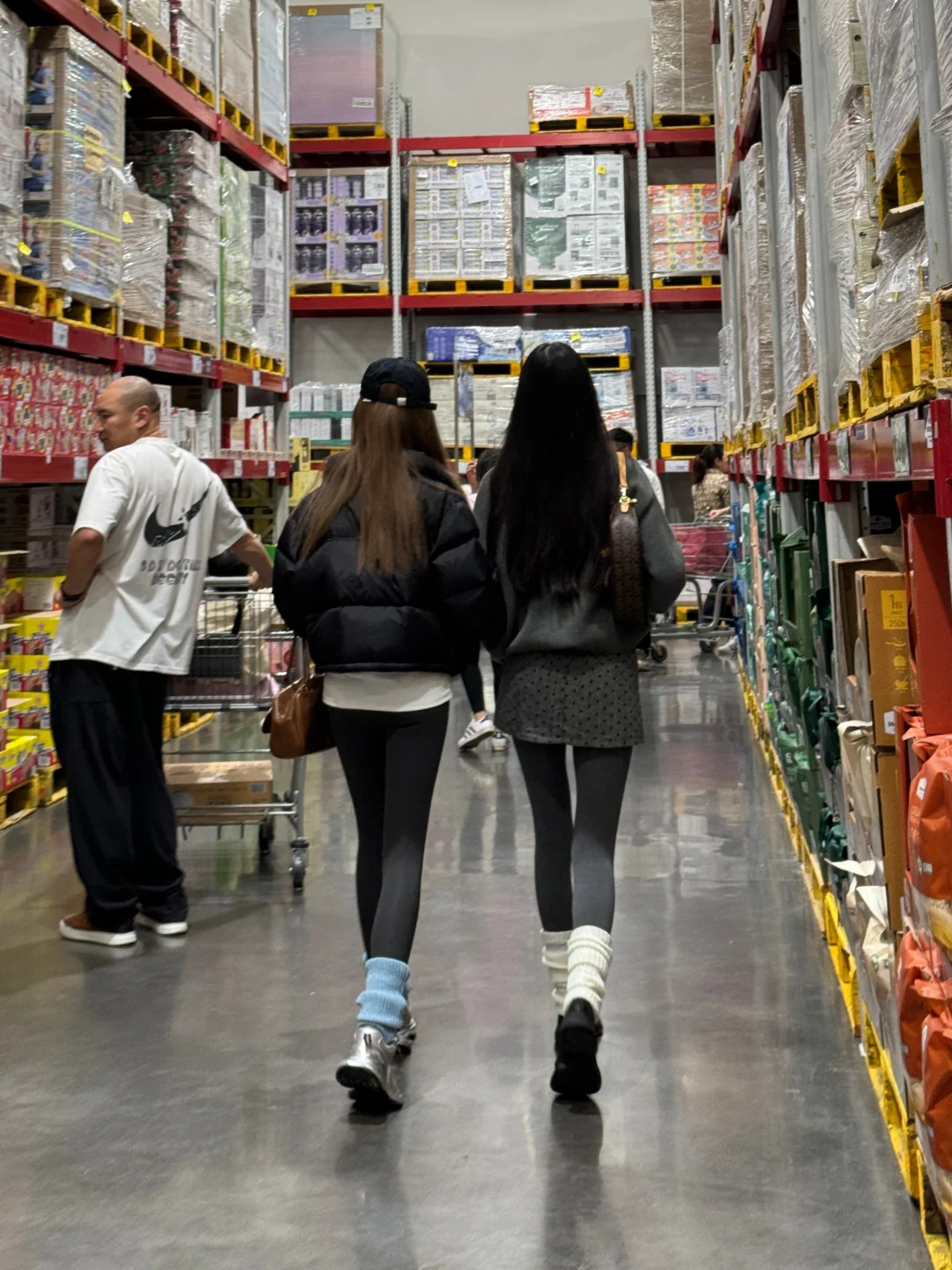 不懂...为什么现在的女生都爱这么穿！！