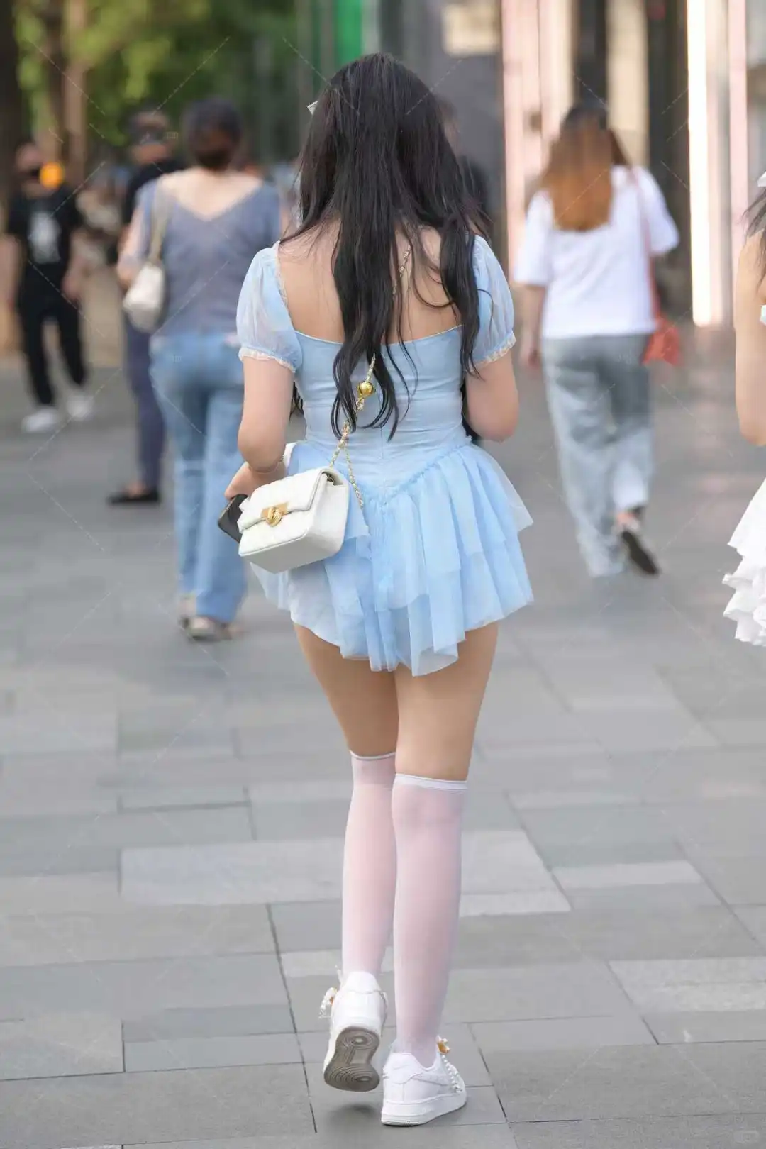 240413-7-105=23M全套105张。