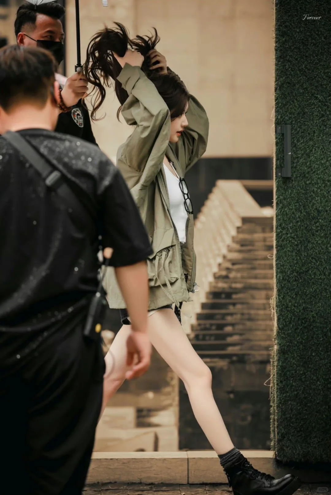 赵露思这身材 166cm得瘦成多少斤才行？