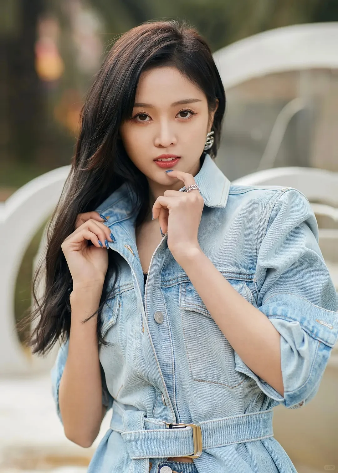 吴宣仪性感长腿写真集