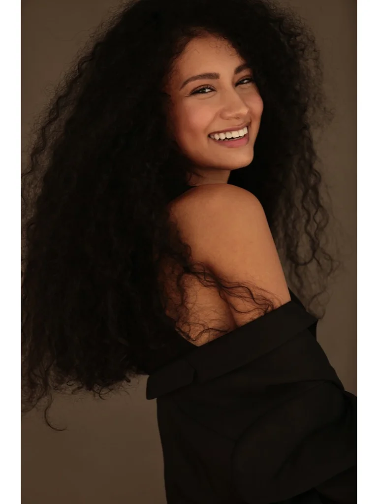 小麦色女外模 少女模特