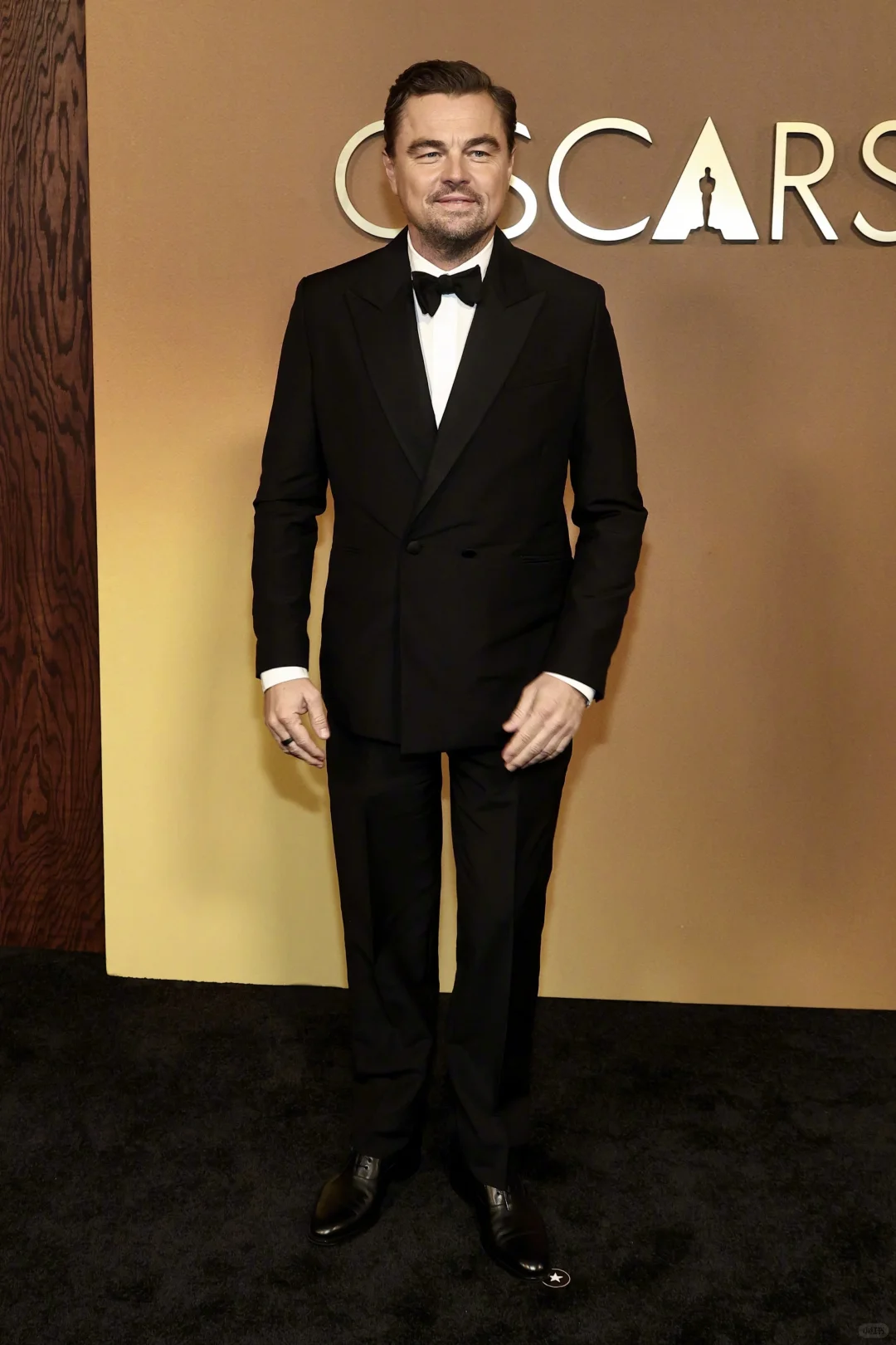 洲长奖红毯上的老牌绅士和好莱坞新生代少年