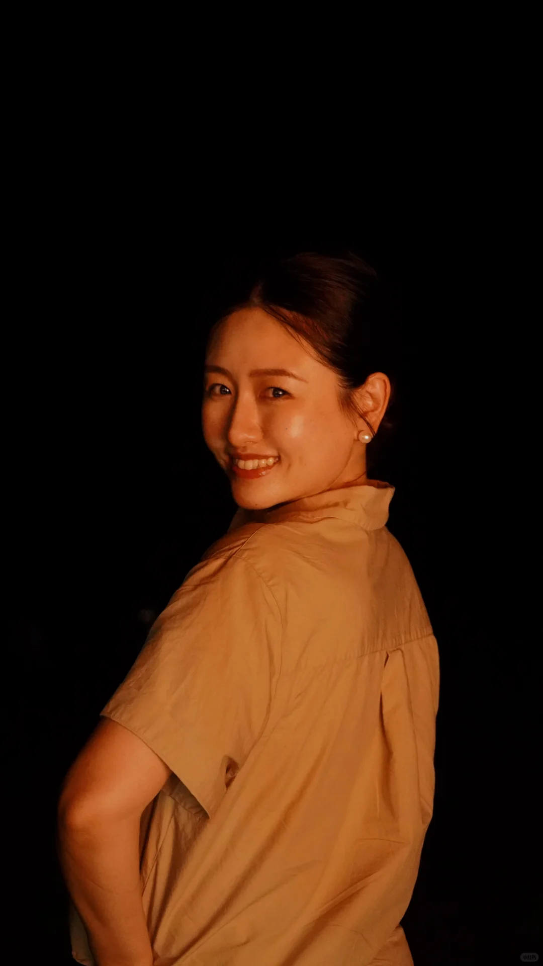 夜晚的氛围感女孩📷