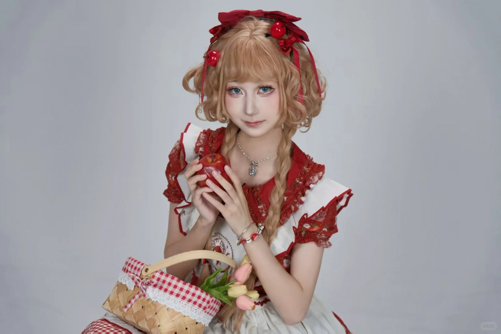 ‧₊ 𐙚ﾟ要来一口苹果吗⊹ 𖦆˚‧