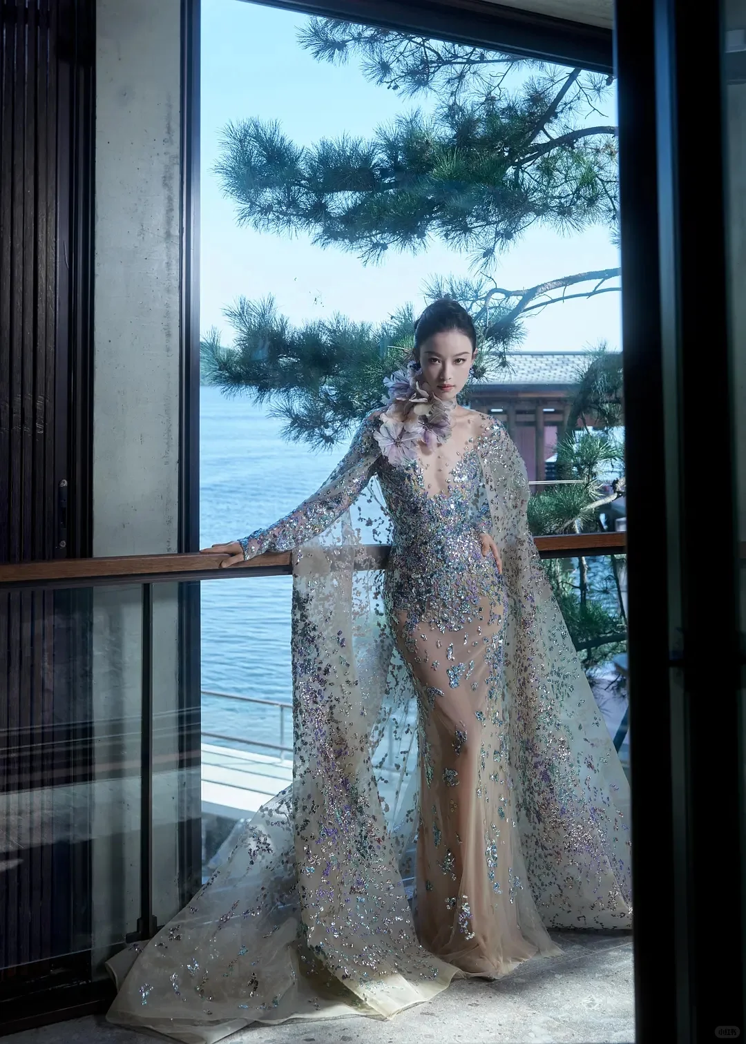 倪妮炫彩长裙礼服写真集