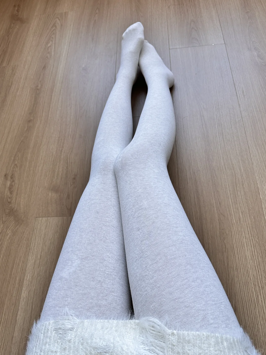 奶白色打底裤才是纯欲天花板吧！