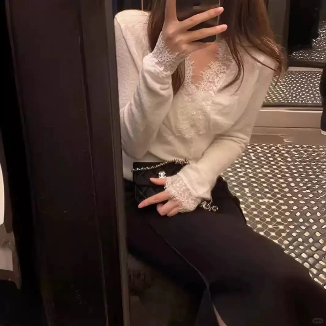 ：好温柔的内搭呀、这个颜色真的太太太温柔了