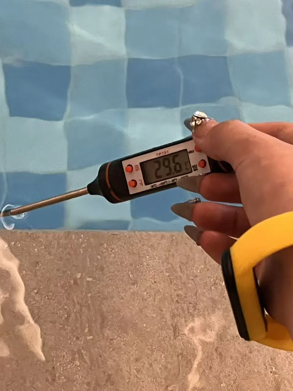 听说西宁游泳没有女教练？