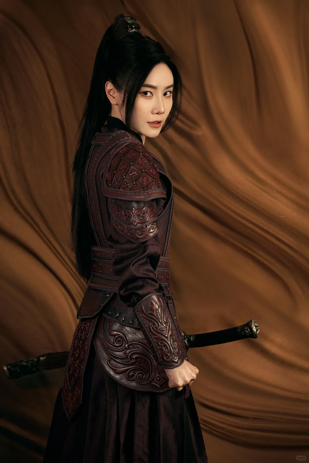 古装写真｜暗黑系女将军沙场巾帼霸气感❗️