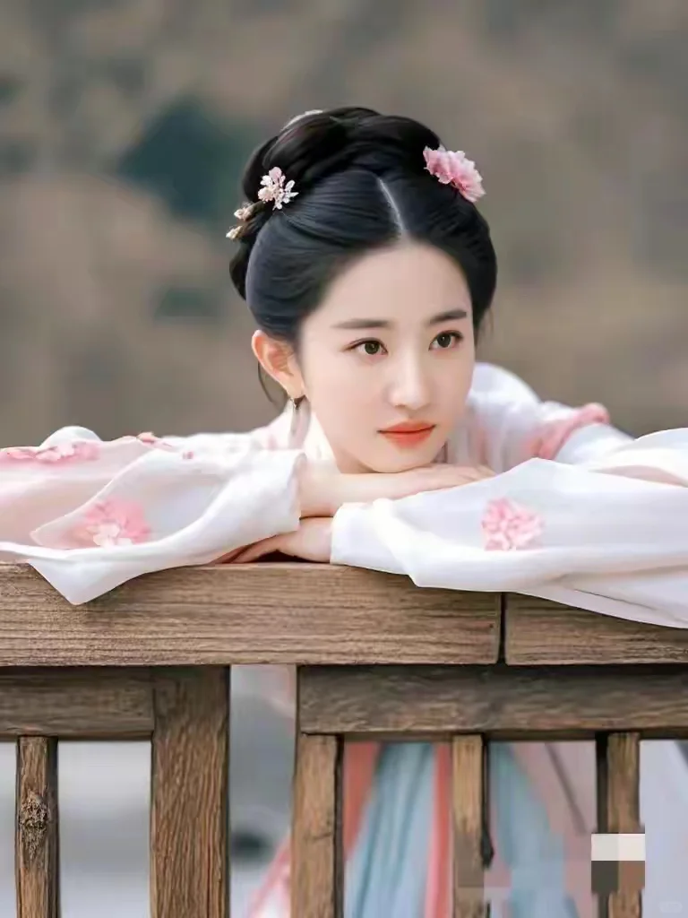 一颦一笑皆古典，刘亦菲是古装天花板吗？