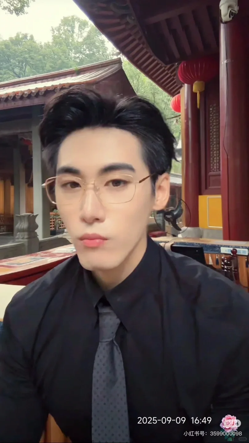 女军事爱好者她的学霸丈夫