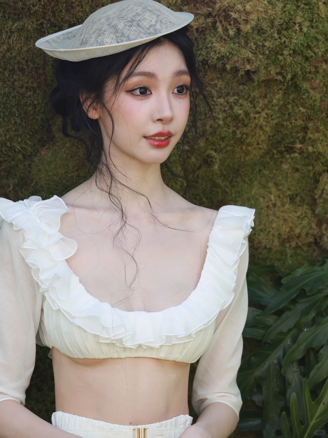 易梦玲海边活动生图，颜值性感迷人馋哭了