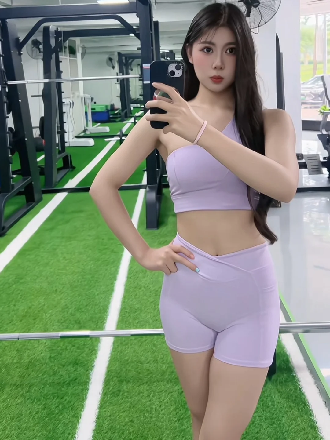 健身美女、姐姐会健身也懂温柔、这也太紧身