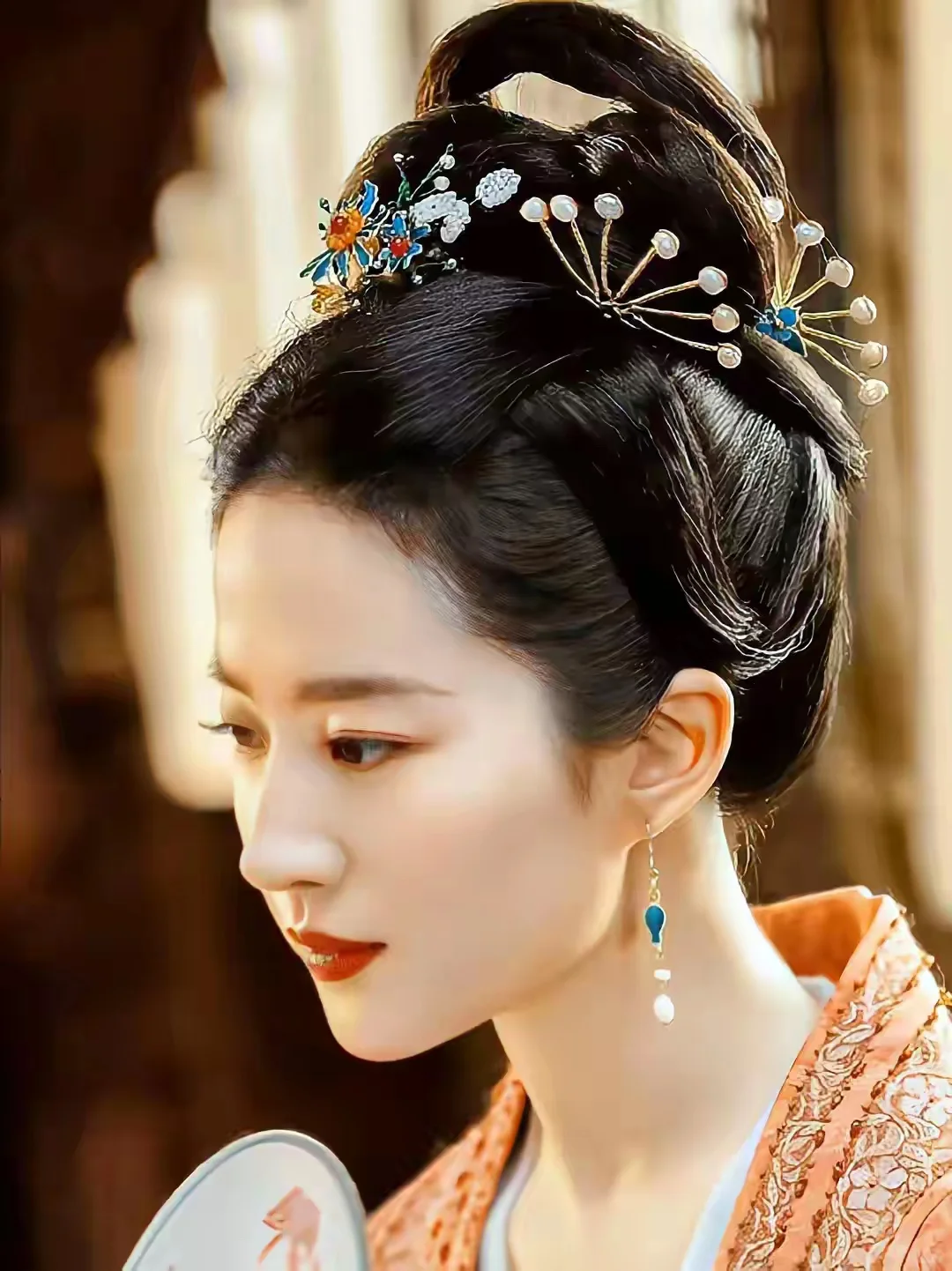 一颦一笑皆古典，刘亦菲是古装天花板吗？