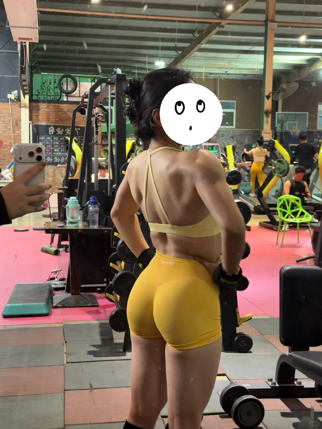 哇去，好装一女的！