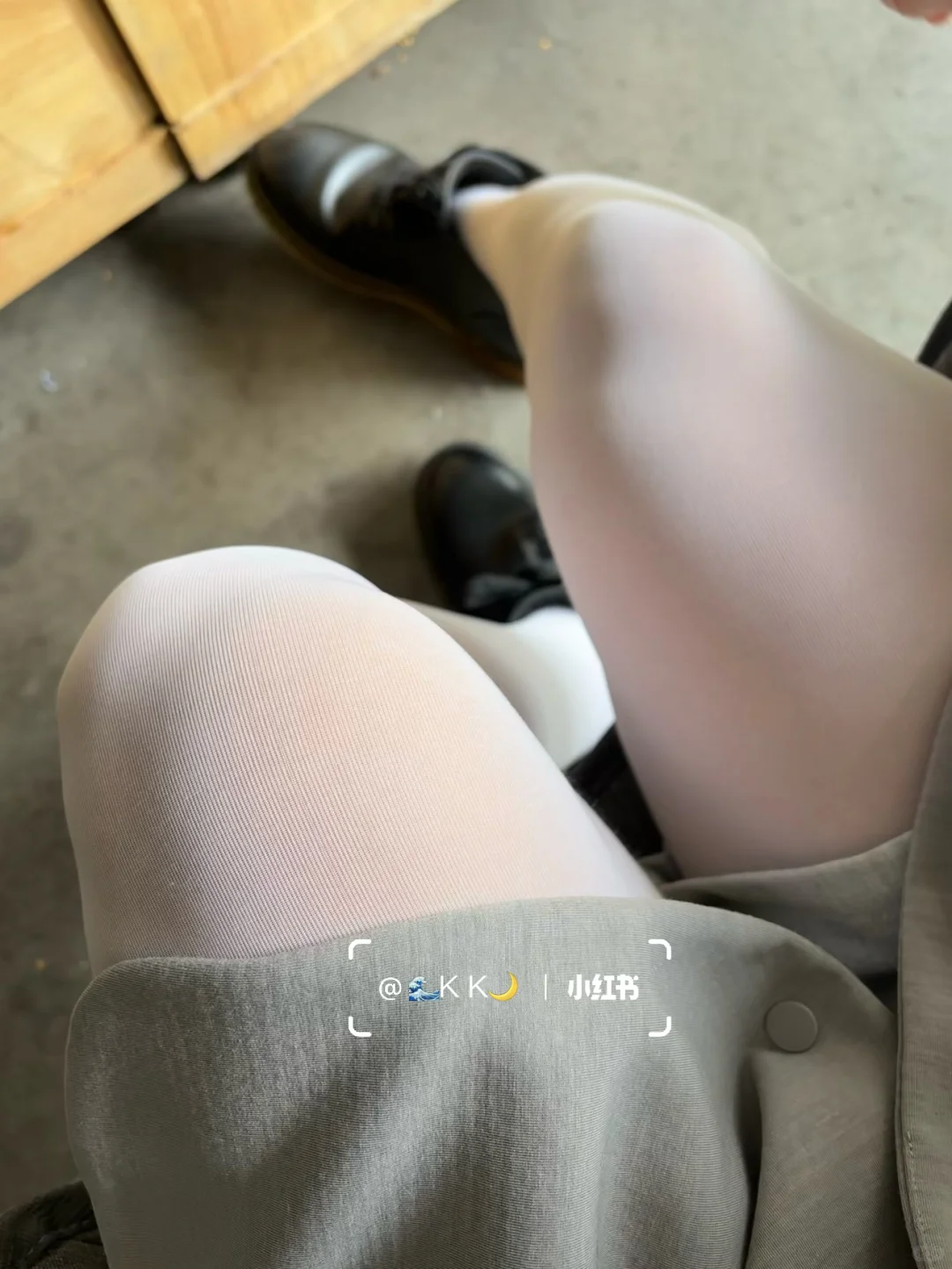 冬季OOTD穿搭｜厚白丝的破与立