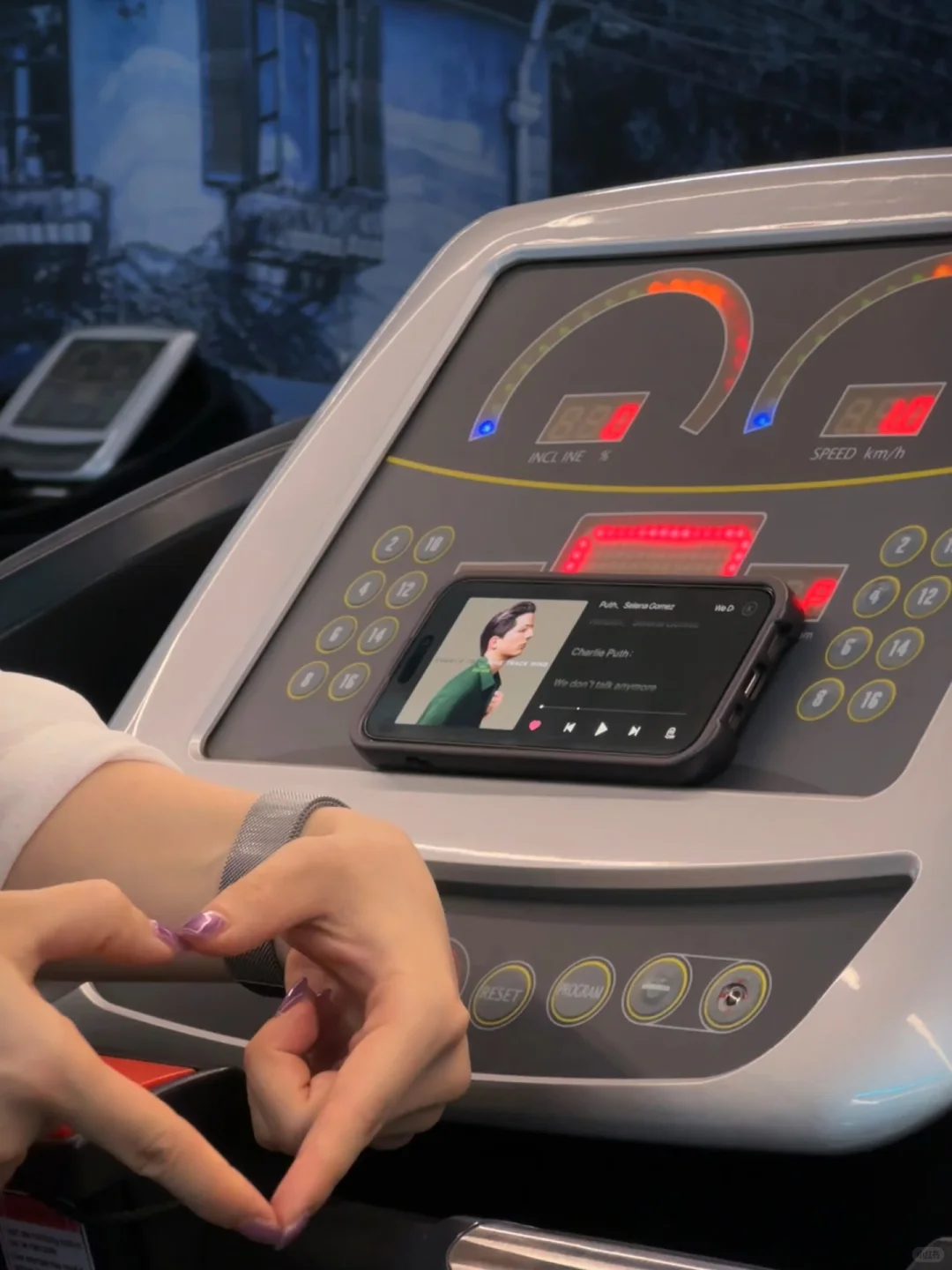 30+不婚女实录：上班搬砖，下班撸铁。