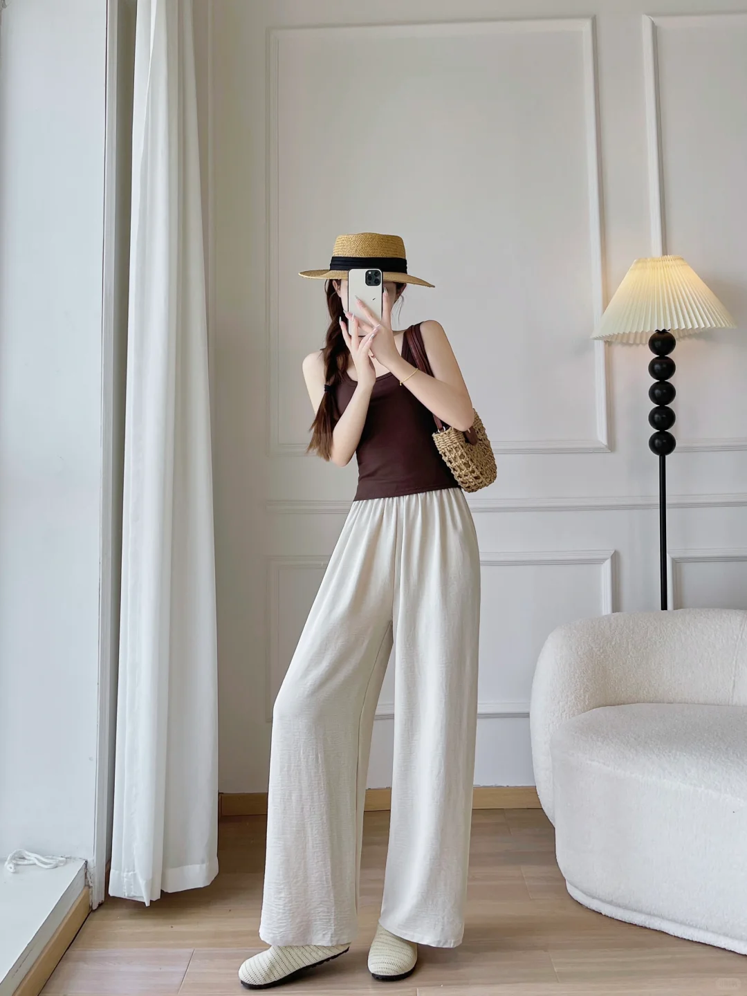 淘宝寄拍模特休闲裤对镜自拍