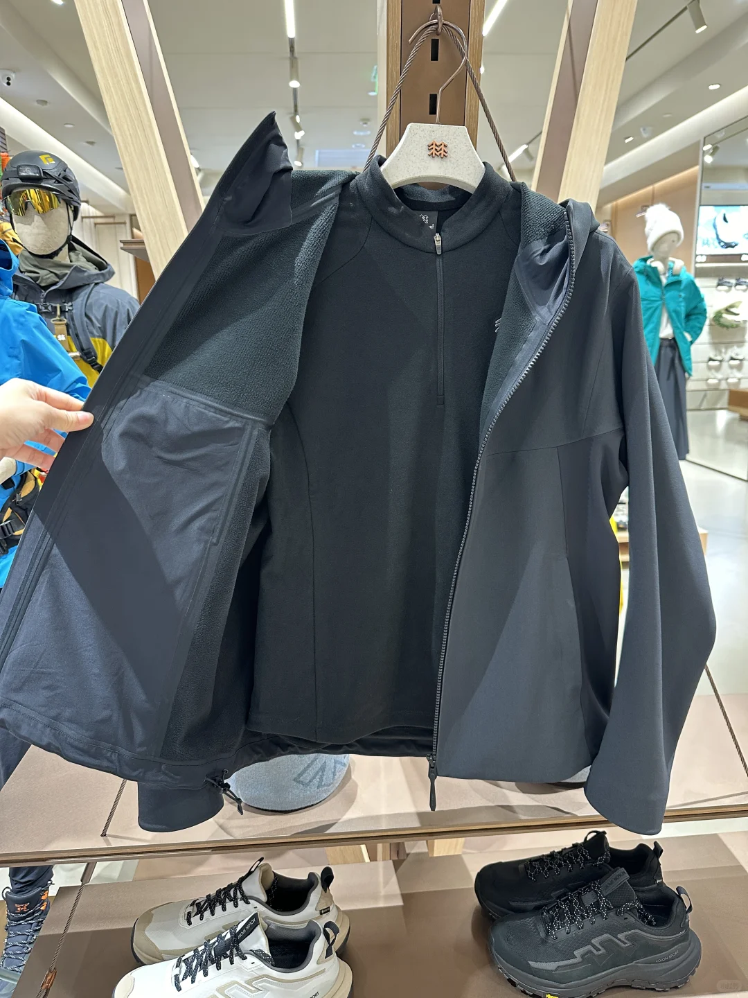 可隆女款软壳外套|可隆薄外套