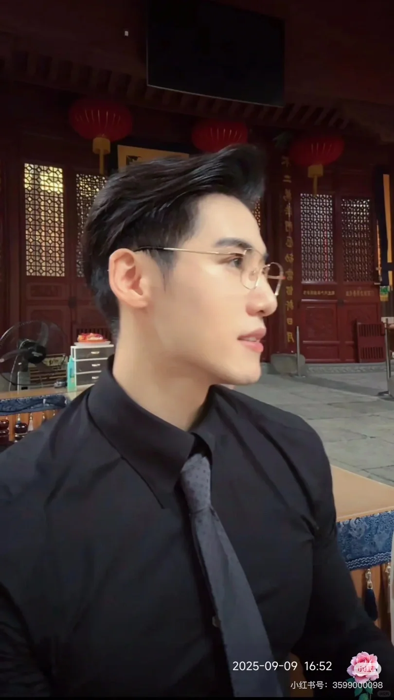 女军事爱好者她的学霸丈夫