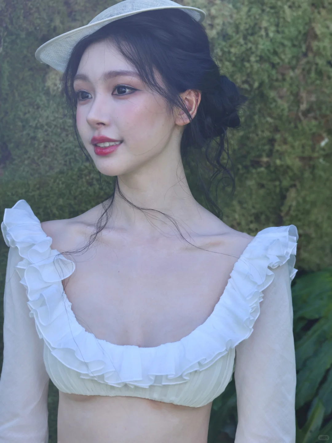 易梦玲海边活动生图，颜值性感迷人馋哭了