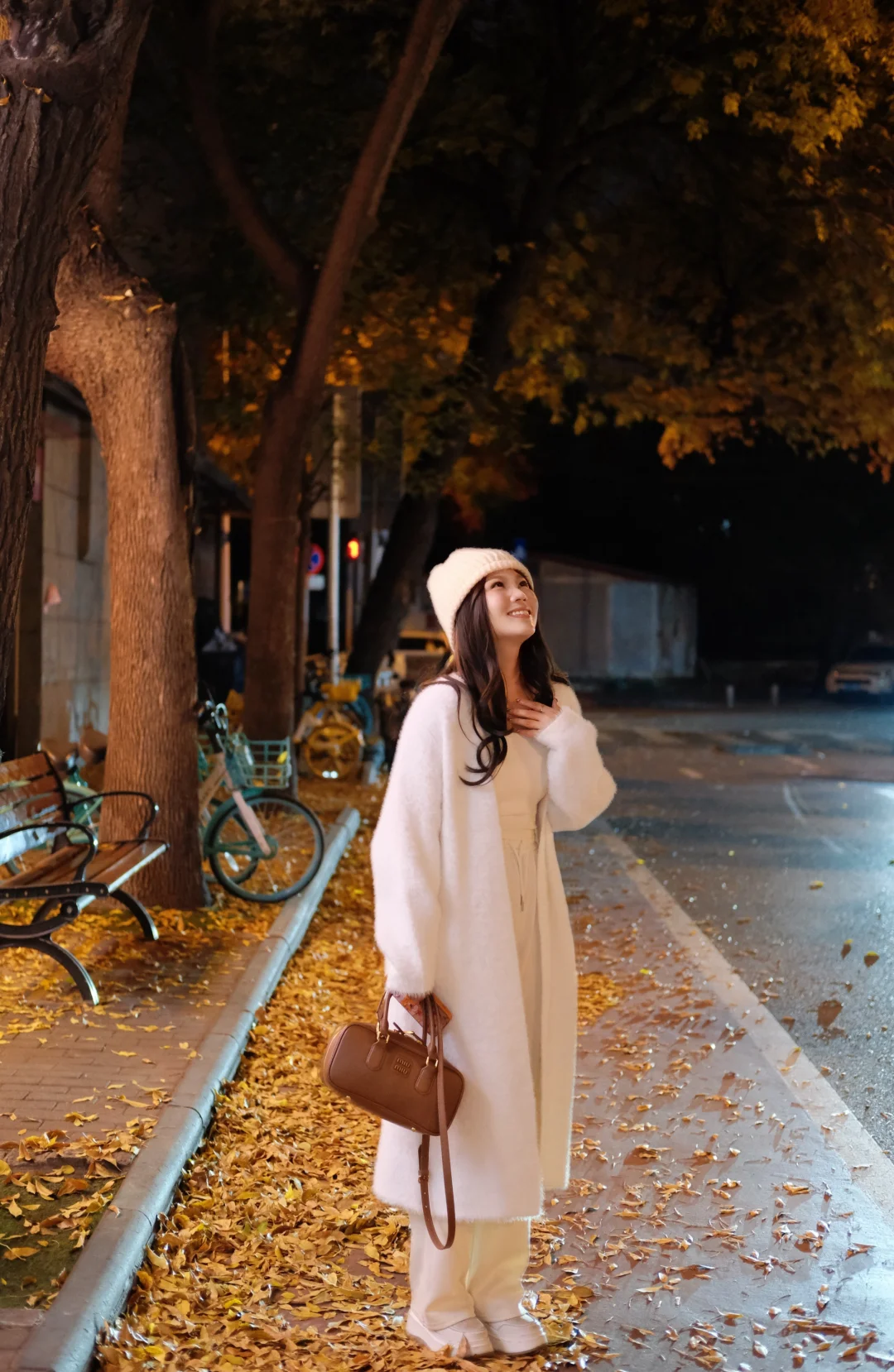 女人一身白 走哪都发财😉