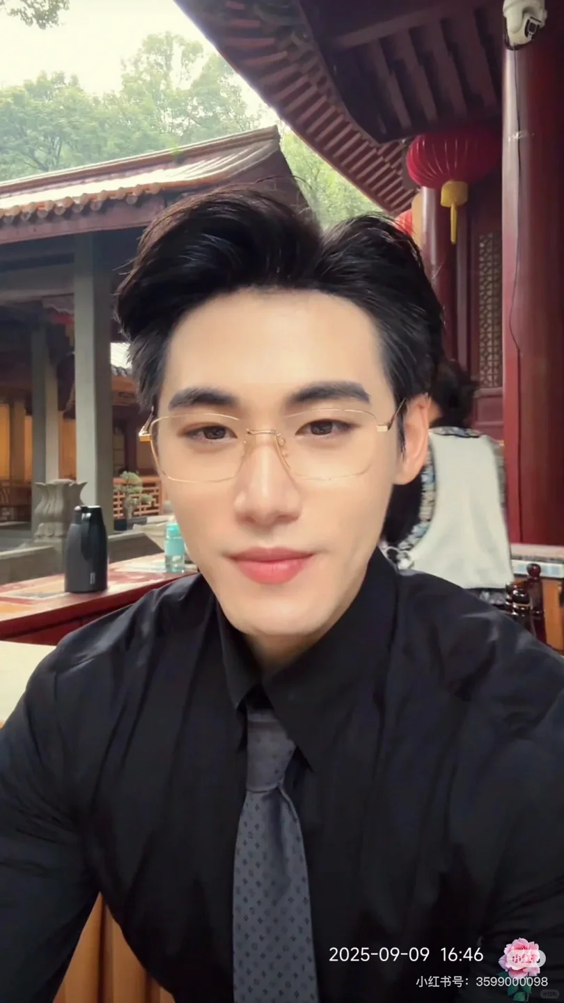 女军事爱好者她的学霸丈夫