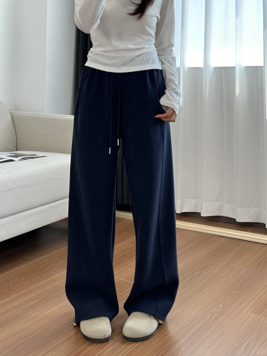 jennie味很浓的藏青色卫裤！！！