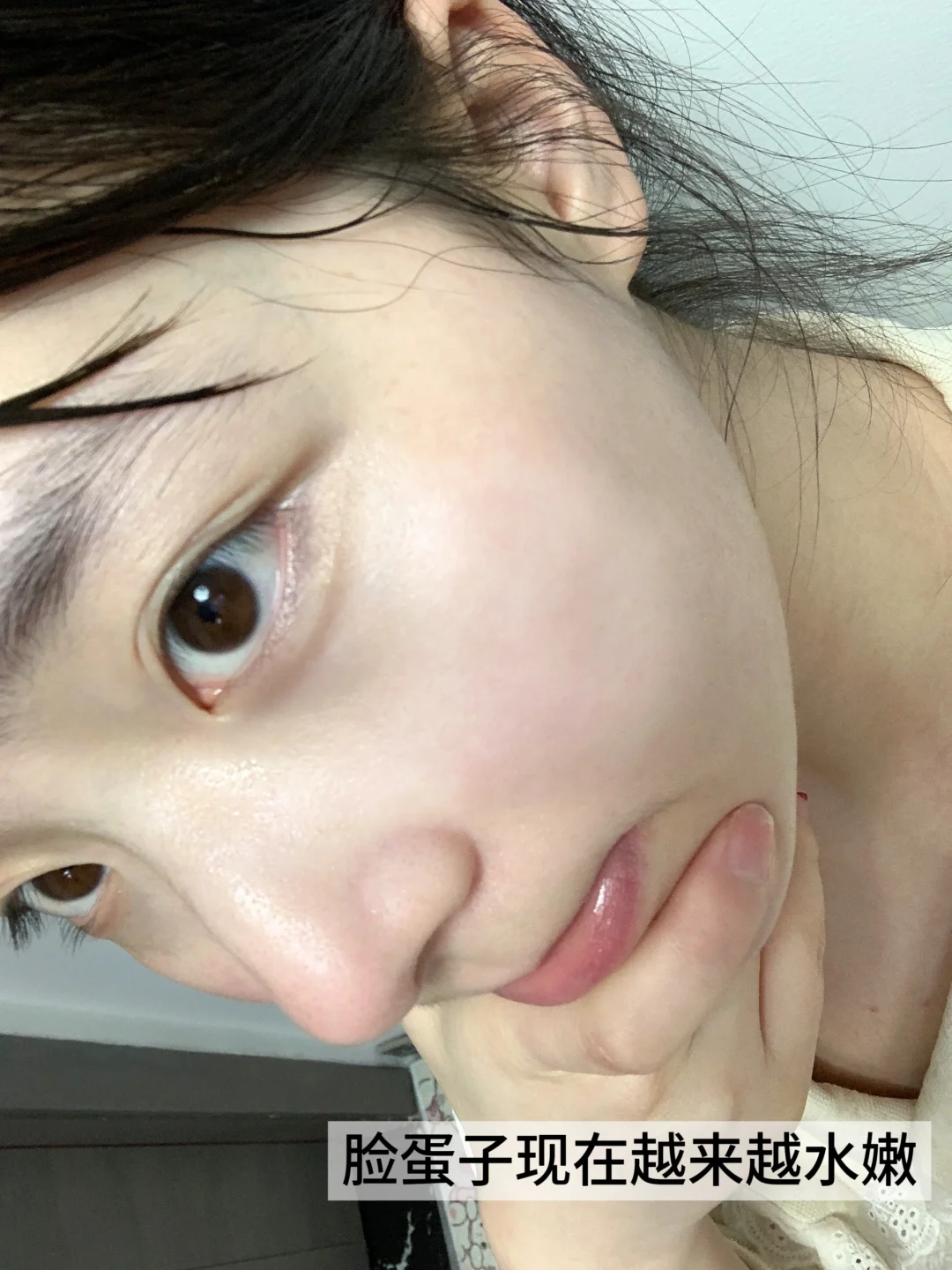 朋友说我像古早校园文里的白月光