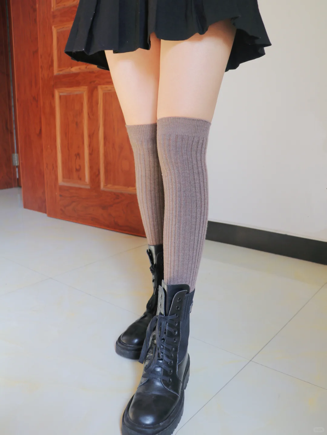 真的会爱死这种软糯的羊毛袜！！保暖还舒服