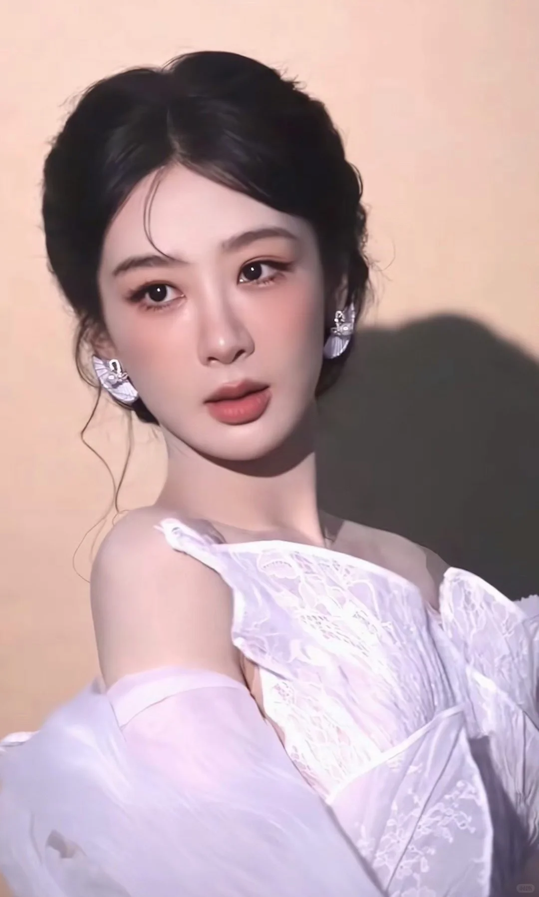 特意为杨紫下载的小红书 这次妆造杀疯了