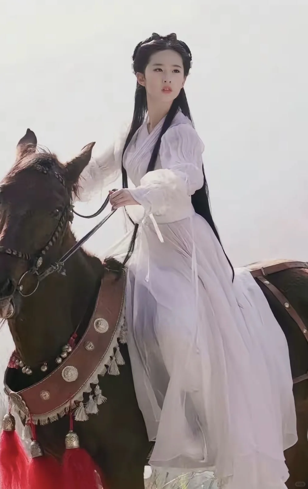 一颦一笑皆古典，刘亦菲是古装天花板吗？