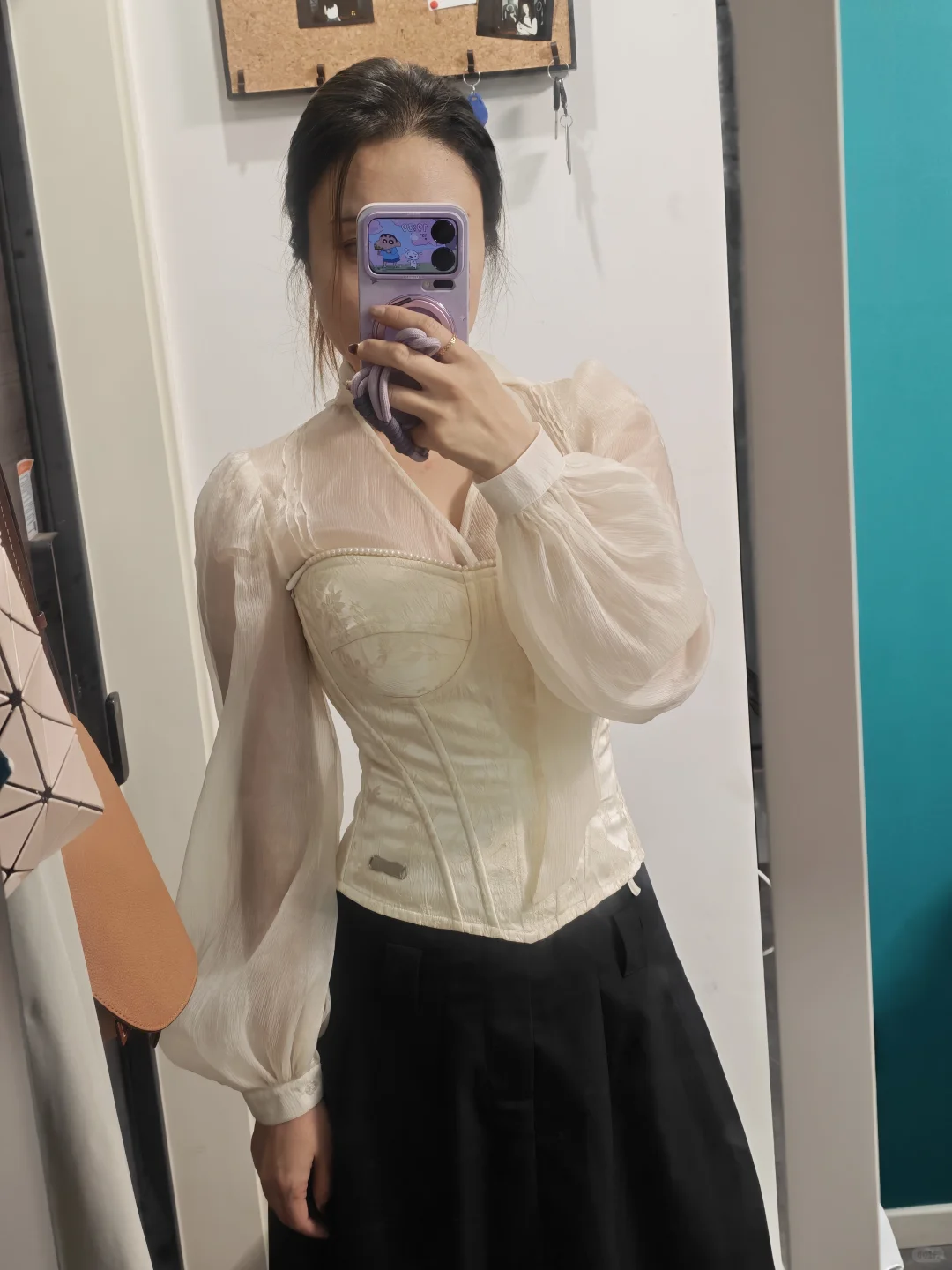 lanyi家黑白两色打底，秋冬也可以穿胸衣