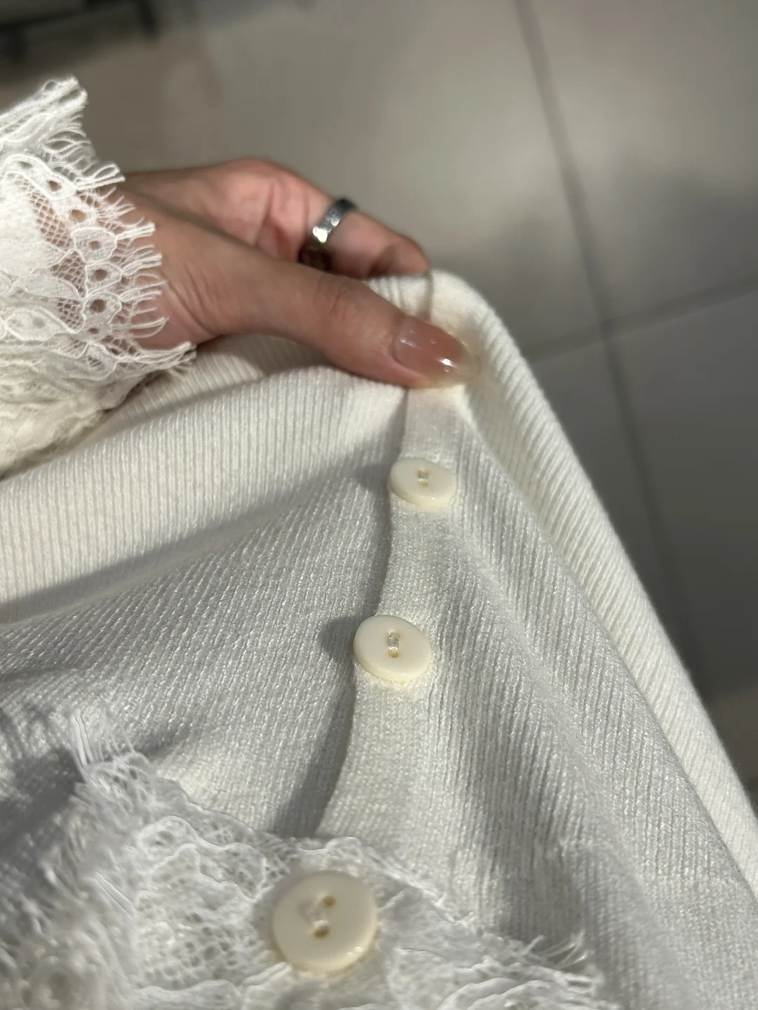 🙈穿上这件蕾丝毛衣🦢感觉自己像白天鹅