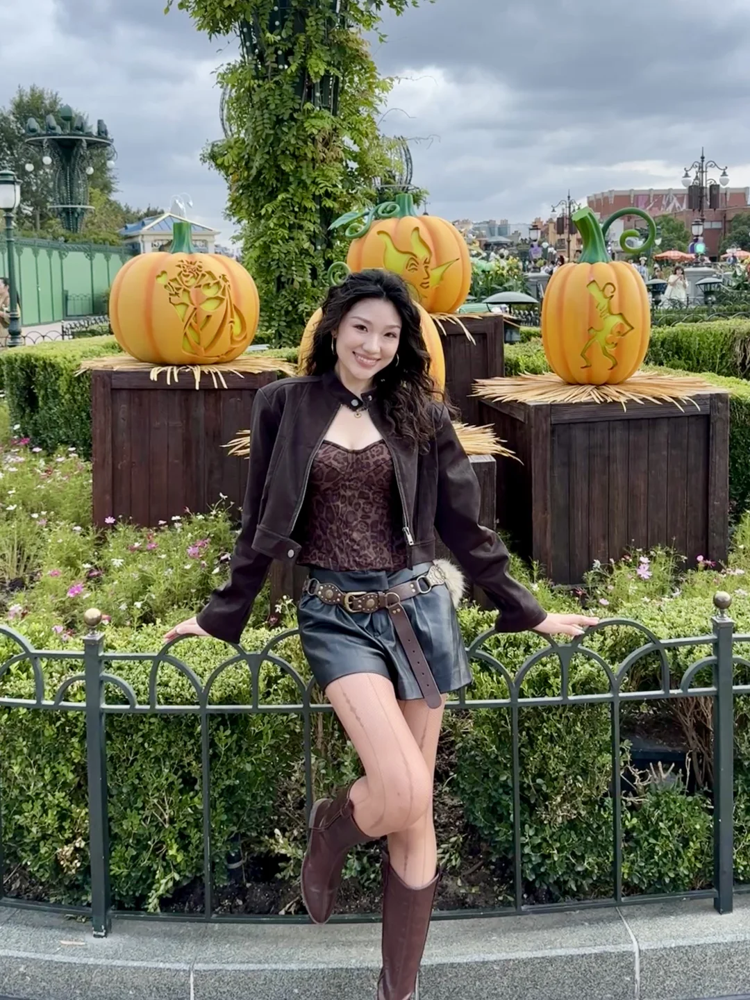 请求把这件鱼骨胸衣焊在我身上🥺