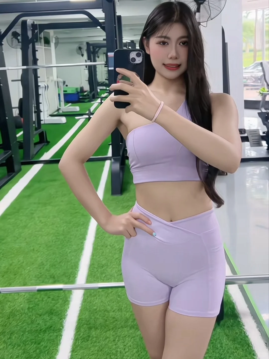 健身美女、姐姐会健身也懂温柔、这也太紧身