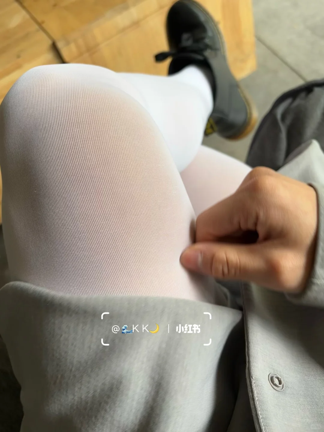 冬季OOTD穿搭｜厚白丝的破与立